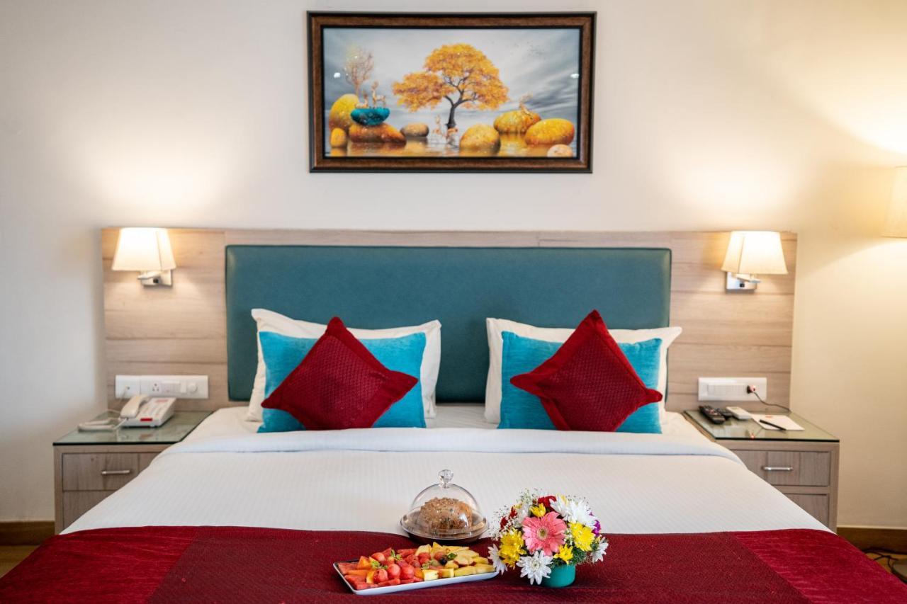 Le Seasons Resort Candolim Exterior photo